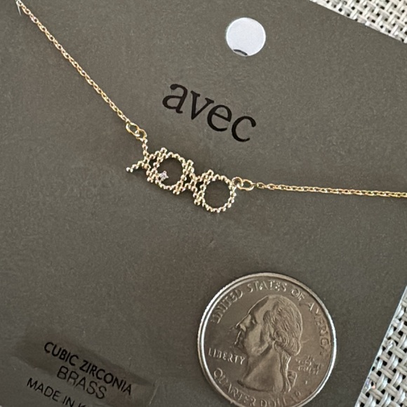 🆕XOXO crystal necklace - Picture 6 of 6